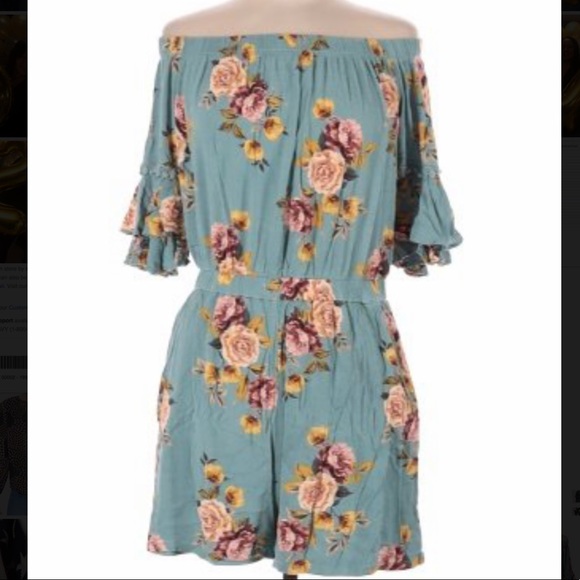 Xhilaration Dresses & Skirts - ☀️Xhilaration floral romper
